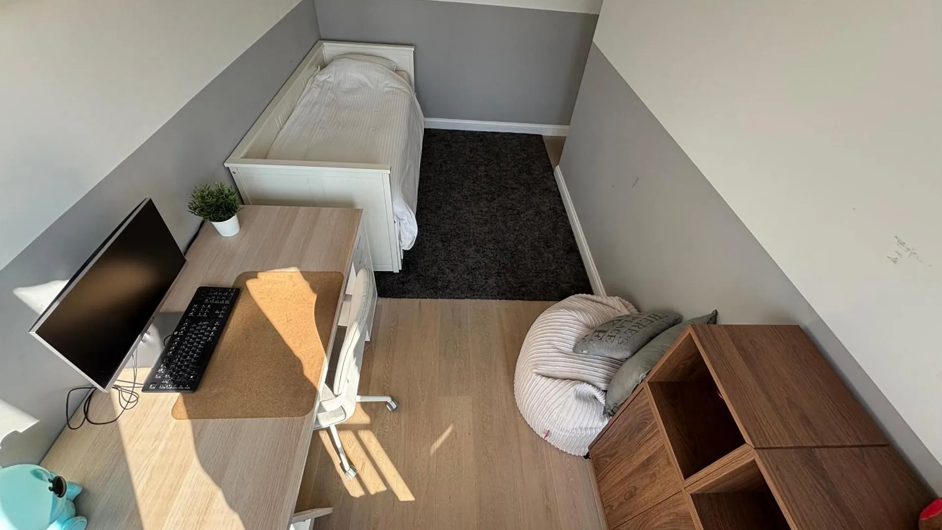 Luxury Apartment, Private Terrace & Free Parking Anversa 0*,  Belgio